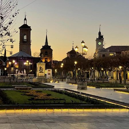 Sonar En La Plaza Cervantes 2 Alcalá de Henares Exterior photo